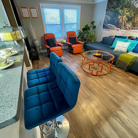 Schaumburg Paradise Oasis With A Secret Garden And Private Pool Екстериор снимка