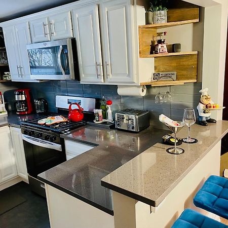 Schaumburg Paradise Oasis With A Secret Garden And Private Pool Екстериор снимка