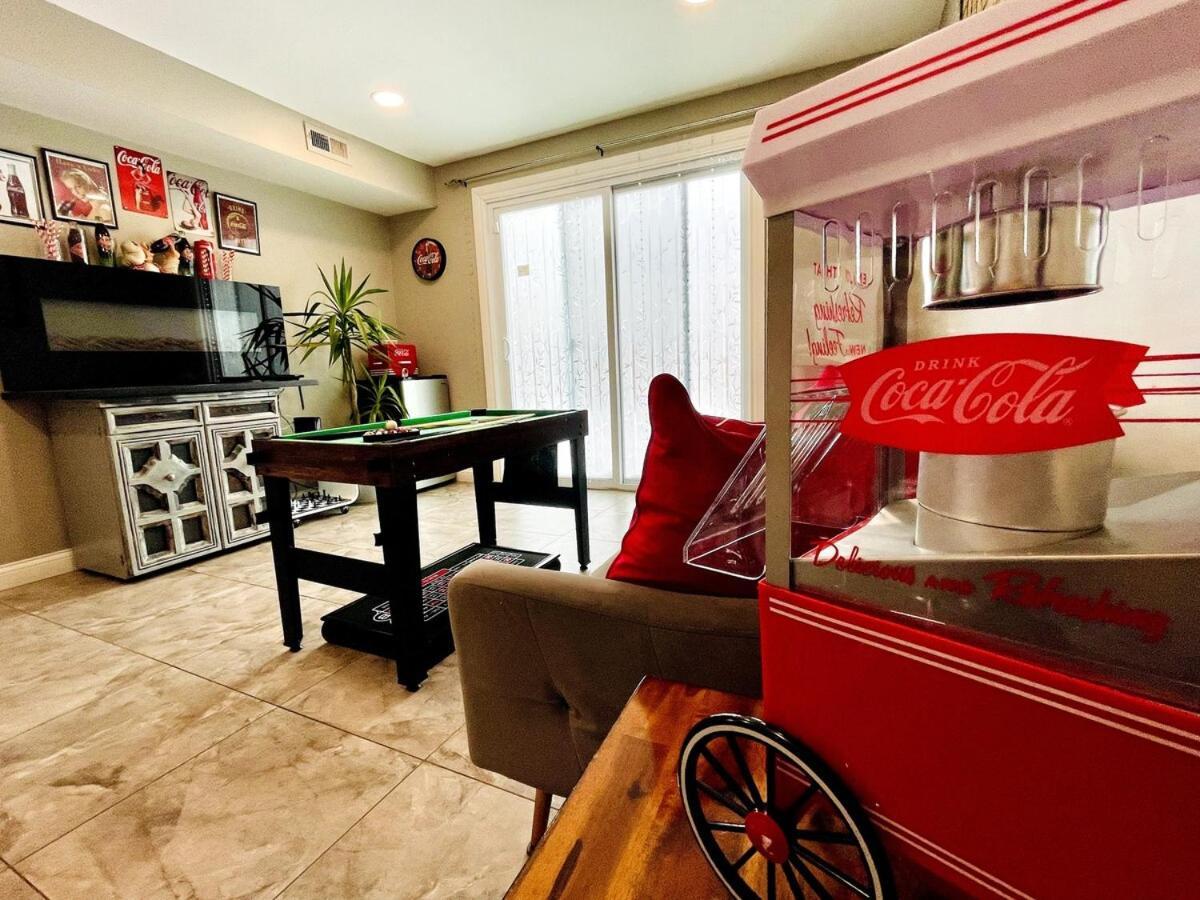 Schaumburg Paradise Oasis With A Secret Garden And Private Pool Екстериор снимка